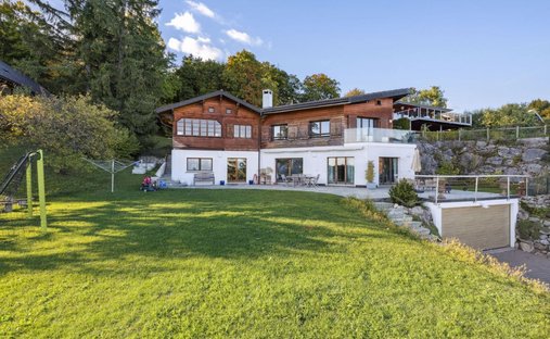 House in Arzier-Le Muids, Vaud, Switzerland 1