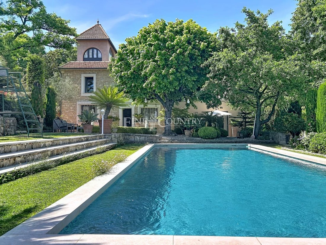 Villa in Grasse, Provence-Alpes-Côte d'Azur, France 4 - 17518141