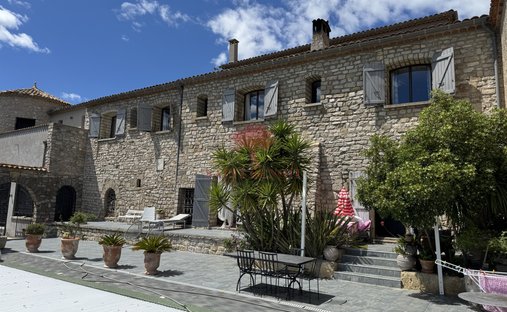 Estate in Saint-Paul-et-Valmalle, Occitania, France 1