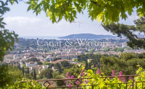 Maison à Le Revest-les-Eaux, Provence-Alpes-Côte d'Azur, France 1