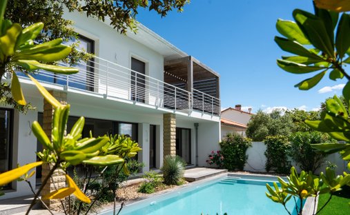 House in Vaux-sur-Mer, Nouvelle-Aquitaine, France 1