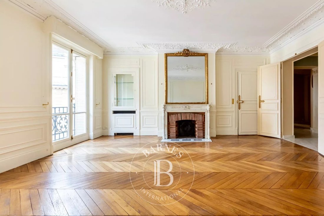 Apartment in Triangle d'Or, Paris 8e Arrondissement, Paris 3 - 17911105