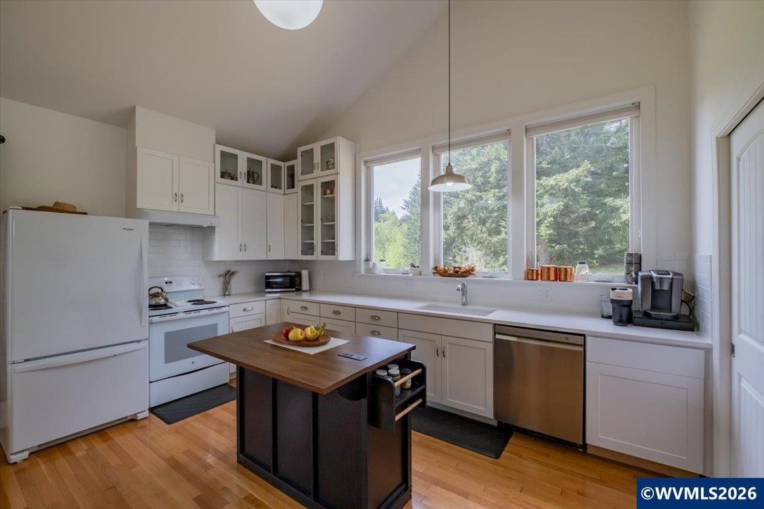 House in Sweet Home, Oregon, United States 3 - 17911438