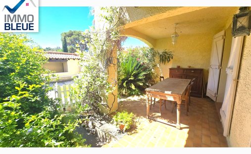 Villa in Le Village-L'Esperon, Sausset-les-Pins, France 1