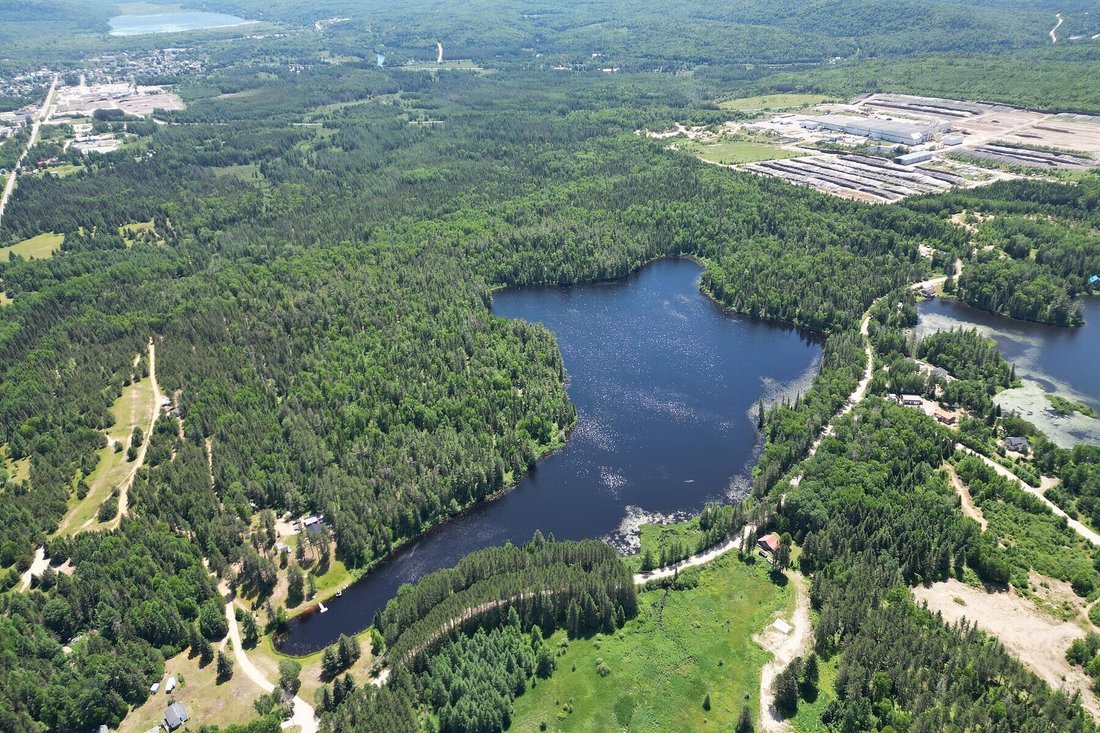 Land in Saint-Michel-des-Saints, Quebec, Canada 2 - 17911882