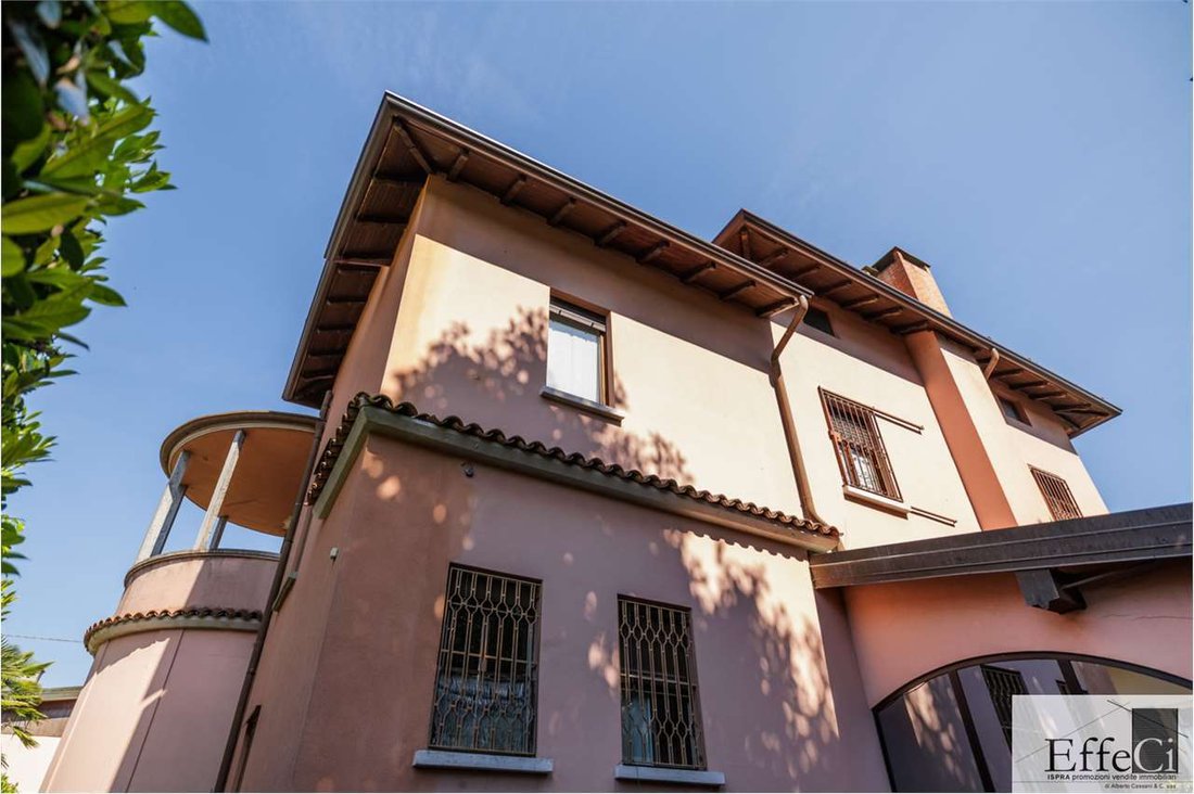 Villa in Gavirate, Lombardy, Italy 4 - 17910136