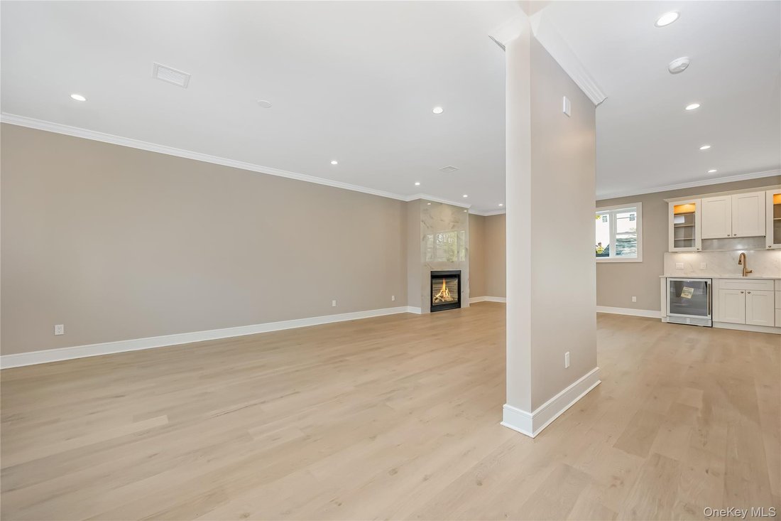 House in Massapequa Park, New York, United States 4 - 17909804