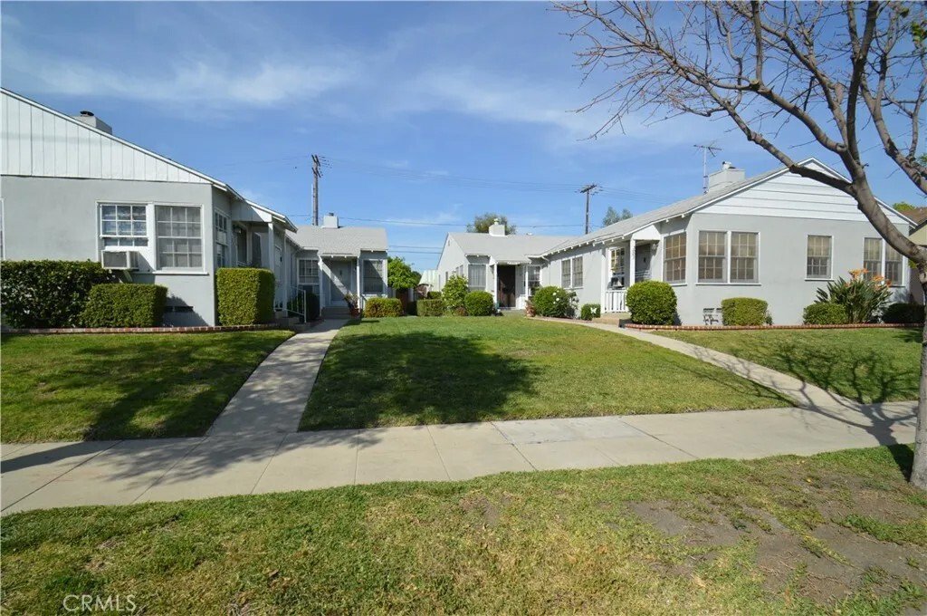 Burbank, California, United States 2 - 17606836