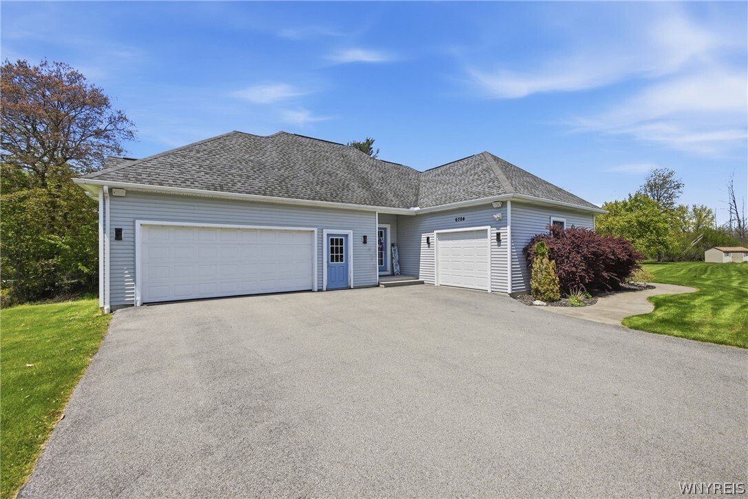 House in Orchard Park, New York, United States 4 - 17911345