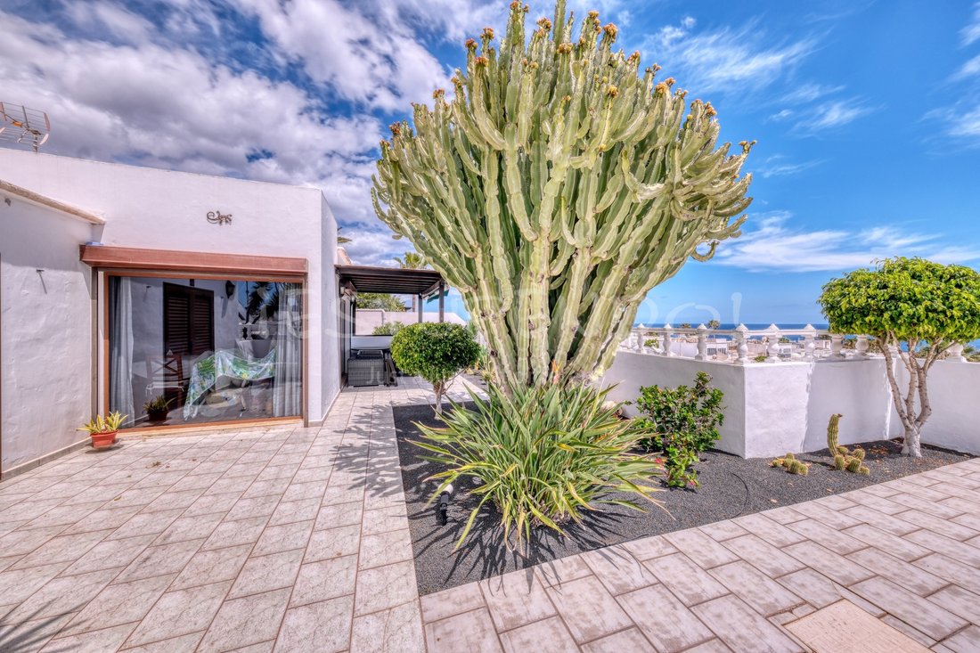 Villa in Puerto del Carmen, Tias, Canary Islands 1 - 17907746