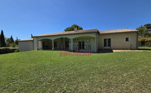 House in Nevons-route d'Apt, L'Isle-sur-la-Sorgue, France 1