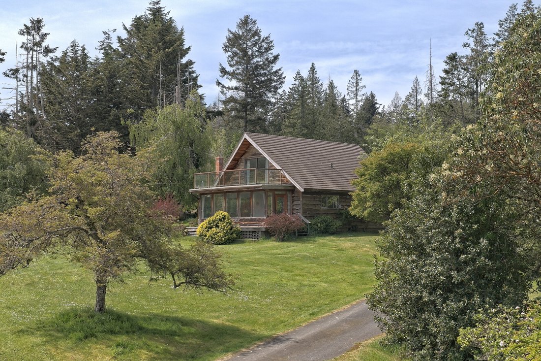 House in Saltspring Island, British Columbia, Canada 2 - 17907991