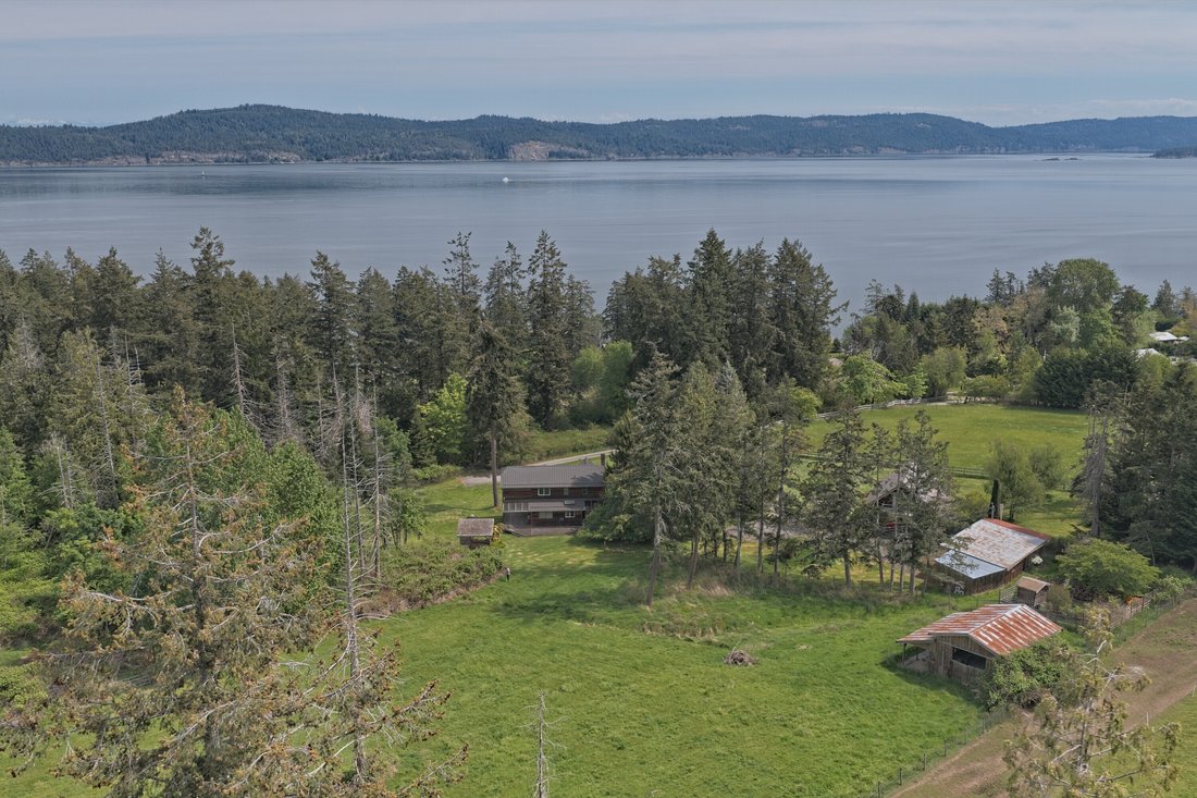 House in Saltspring Island, British Columbia, Canada 4 - 17907991