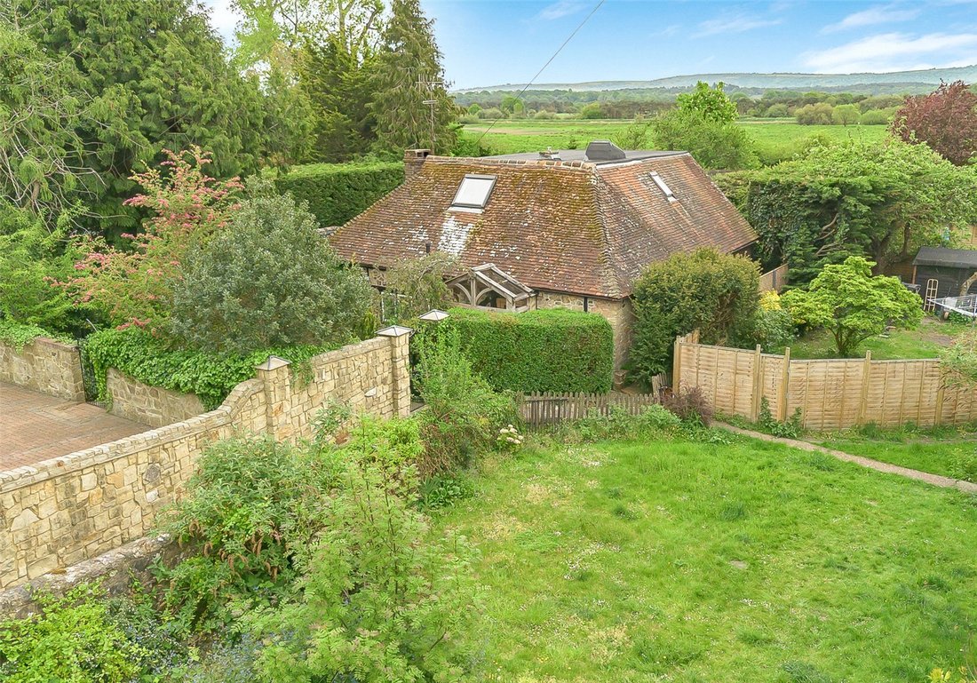 House in Pulborough, England 1 - 17898285