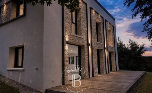 House in Saint-Genis-les-Ollieres, Auvergne-Rhône-Alpes, France 1