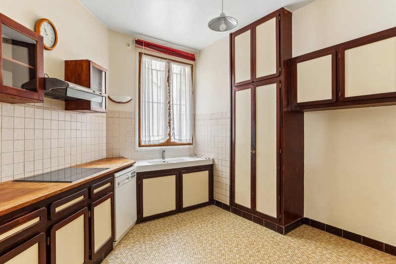 Apartment in Saint Vincent de Paul-Lariboisière, Paris 10e Arrondissement, Paris 5 - 17910975