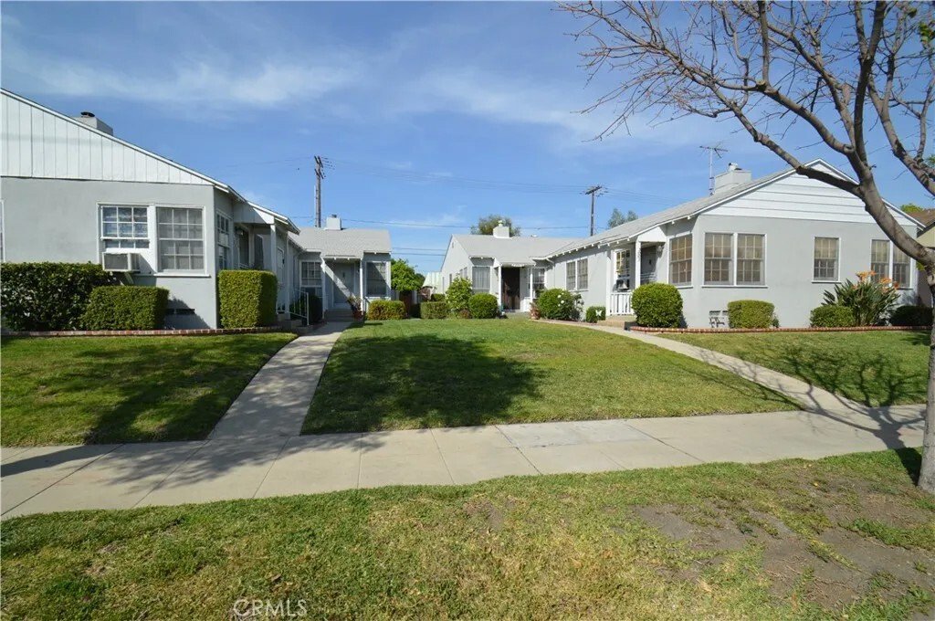 Burbank, California, United States 4 - 17606834
