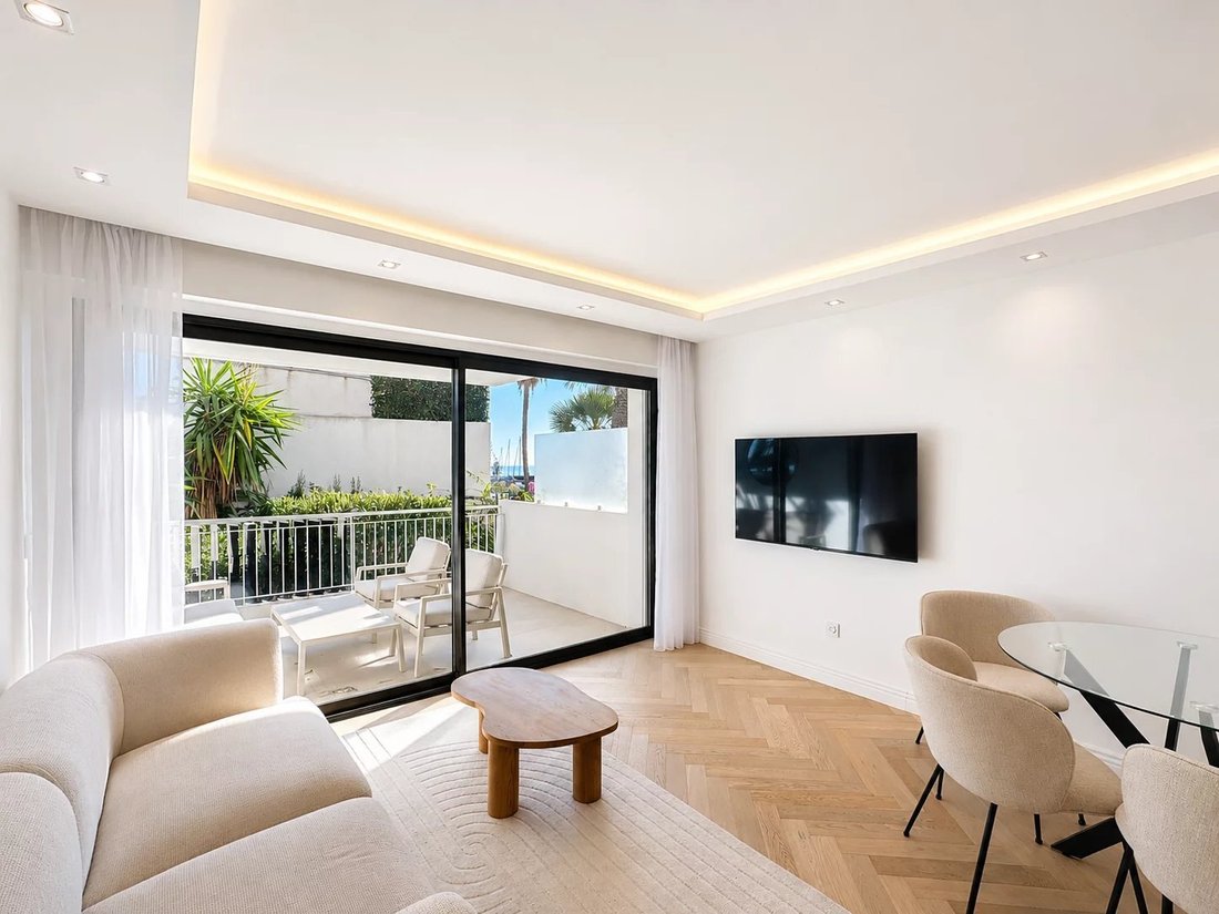 Apartment in Cannes, Provence-Alpes-Côte d'Azur, France 2 - 17908054