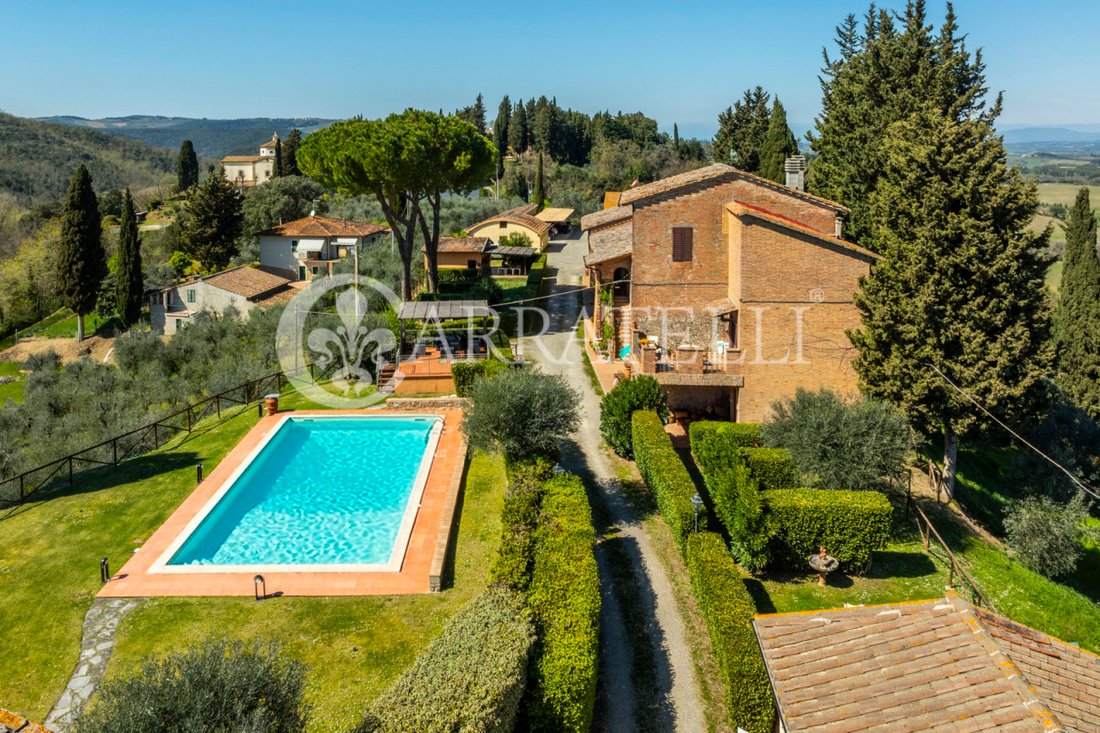 Country House in San Gimignano, Tuscany, Italy 4 - 17431209