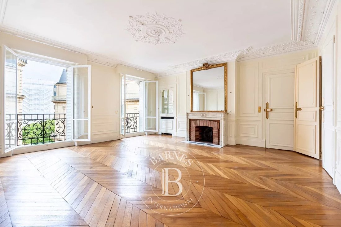 Apartment in Triangle d'Or, Paris 8e Arrondissement, Paris 1 - 17911105