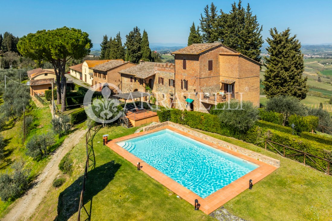 Country House in San Gimignano, Tuscany, Italy 2 - 17431209