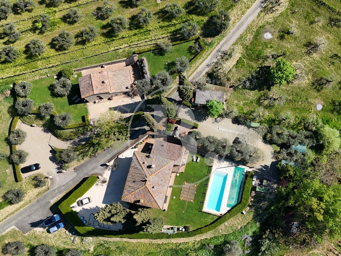 House in San Gimignano, Tuscany, Italy 4 - 17914464