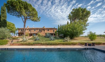 Country House in Castiglione del Lago, Umbria, Italy 1