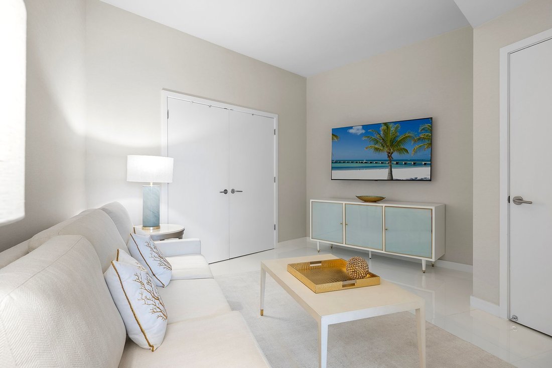 Condo in Miami, Florida, United States 3 - 17914442