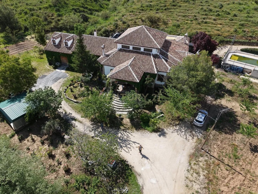 Villa in Huelma, Andalusia, Spain 1 - 14667811