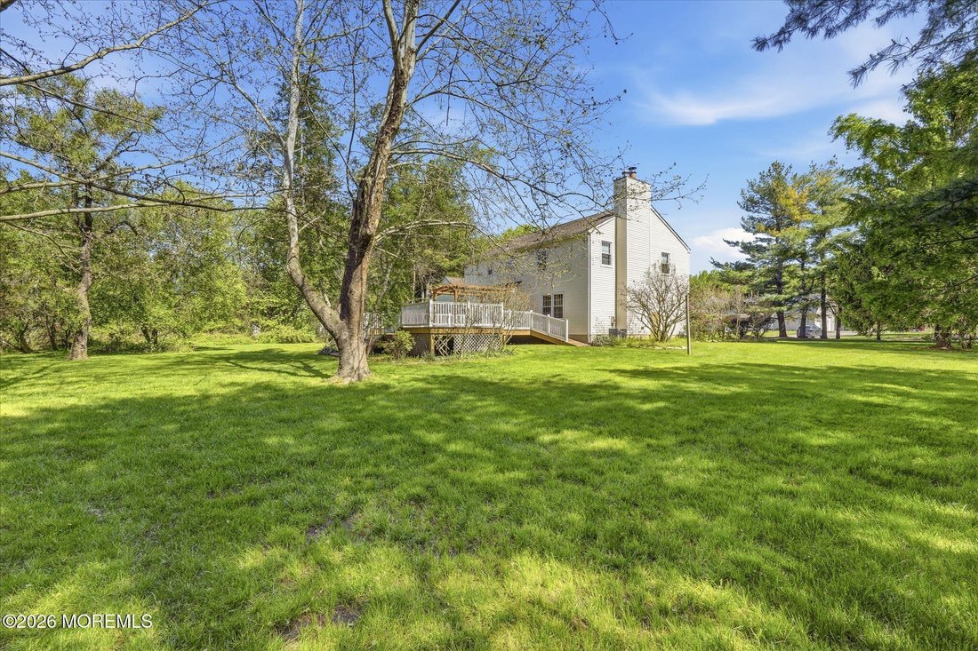 House in Manalapan Township, New Jersey, United States 2 - 17913086