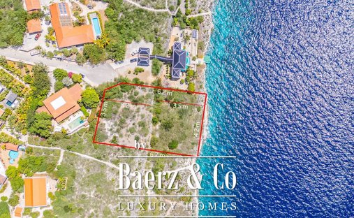 Land in Kralendijk, Bonaire, Caribbean Netherlands 1