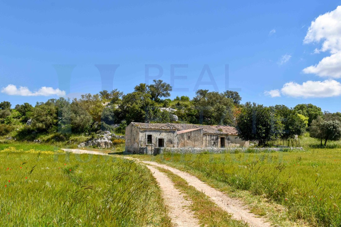 Villa in Center, Noto, Sicily 1 - 13401103