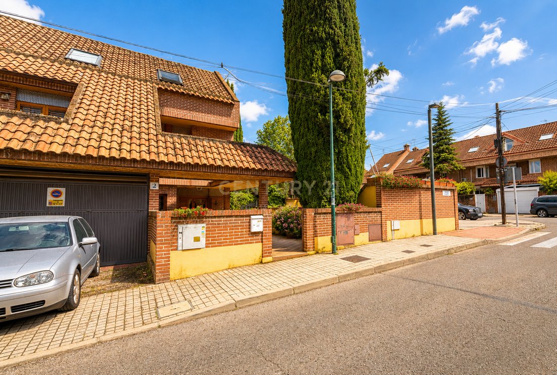 Villa in Pozuelo de Alarcon, Comunidad de Madrid, Spain 3 - 17914366