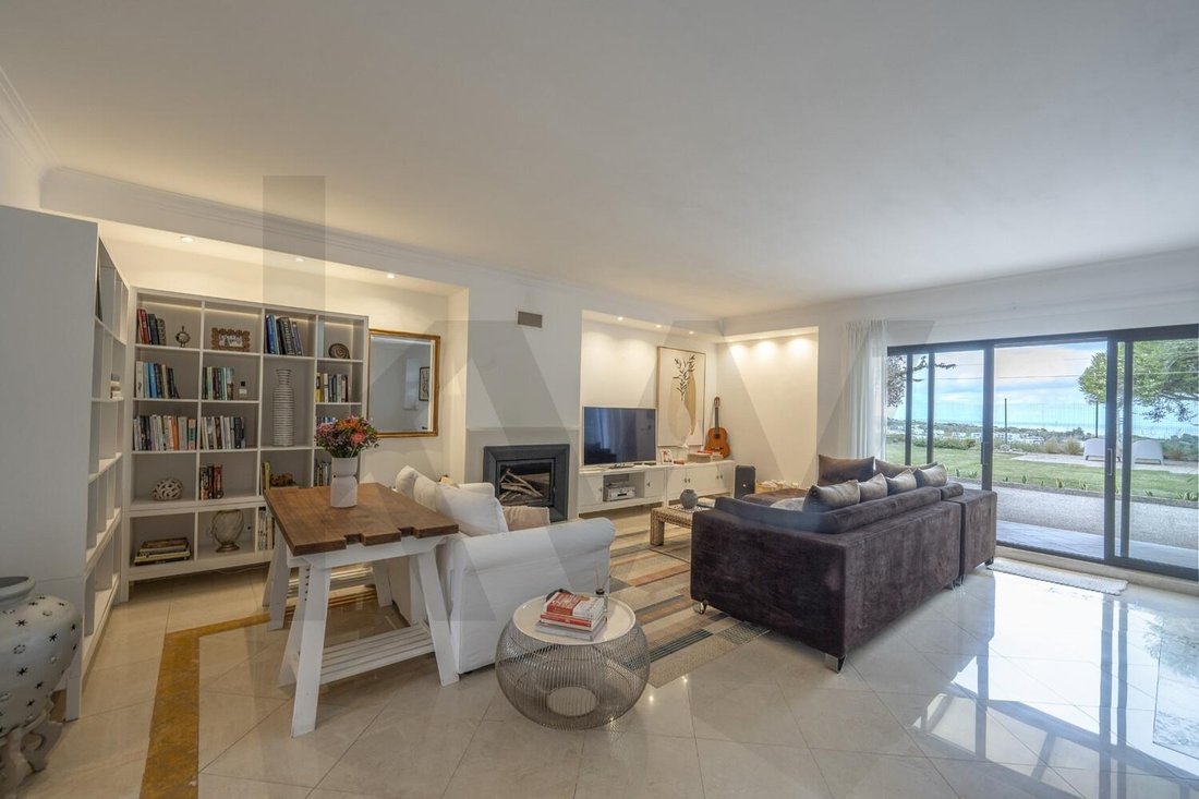 Townhouse in Caparica e Trafaria, Setubal, Portugal 1 - 17913230