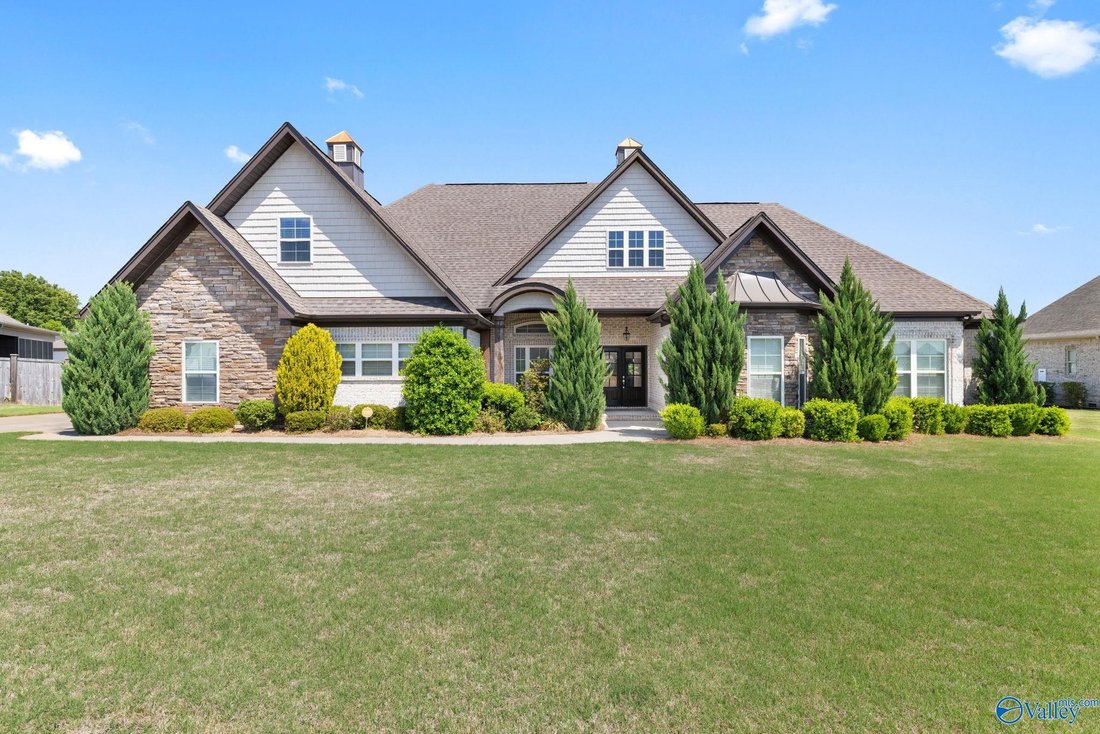 House in Tuscumbia, Alabama, United States 1 - 17913383