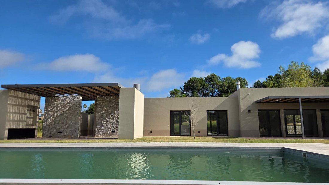 House in Punta del Este, Maldonado Department, Uruguay 1 - 17914446