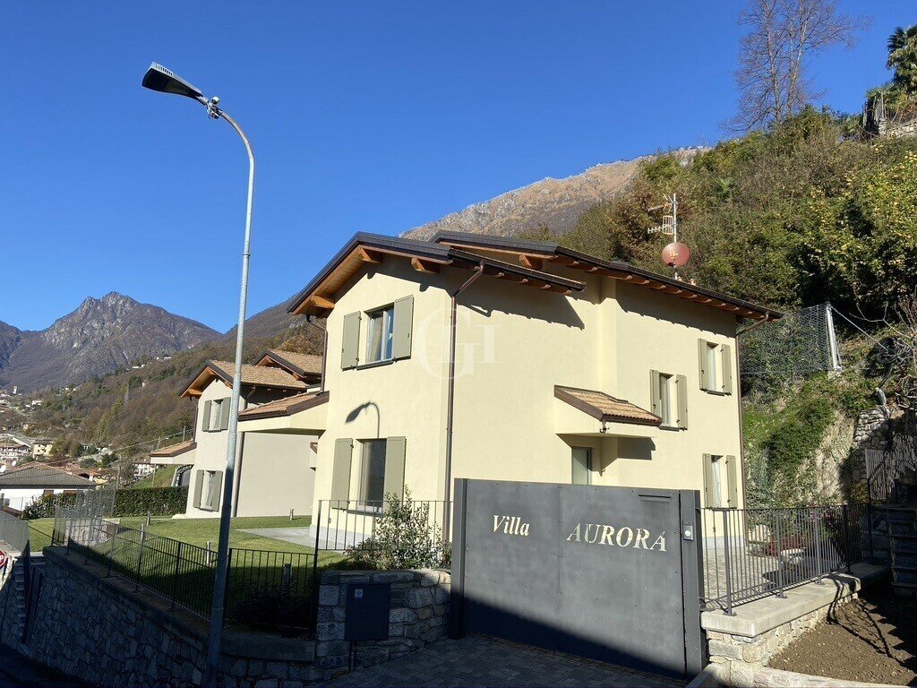Villa in Carlazzo, Lombardy, Italy 1 - 11715028