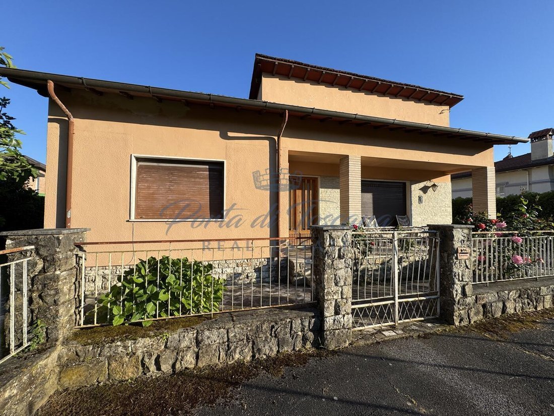 Villa in Pietrasanta, Tuscany, Italy 2 - 16408338
