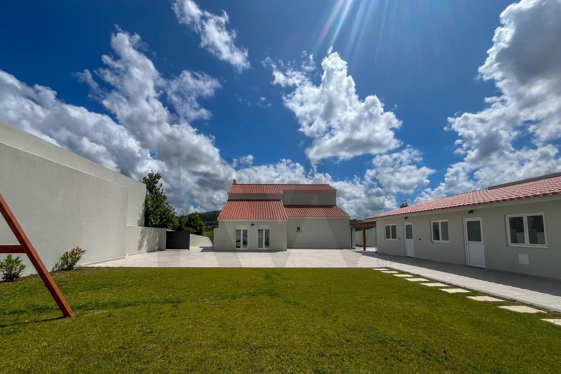 Townhouse in Santa Maria, Sao Pedro e Matacaes, Lisbon, Portugal 5 - 17914359