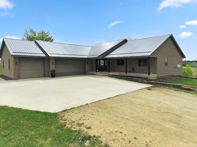 House in Monroe, Wisconsin, United States 2 - 17913052