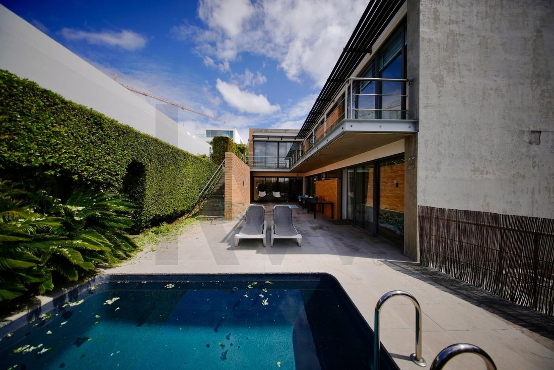 Townhouse in Carcavelos e Parede, Lisbon, Portugal 2 - 17914334