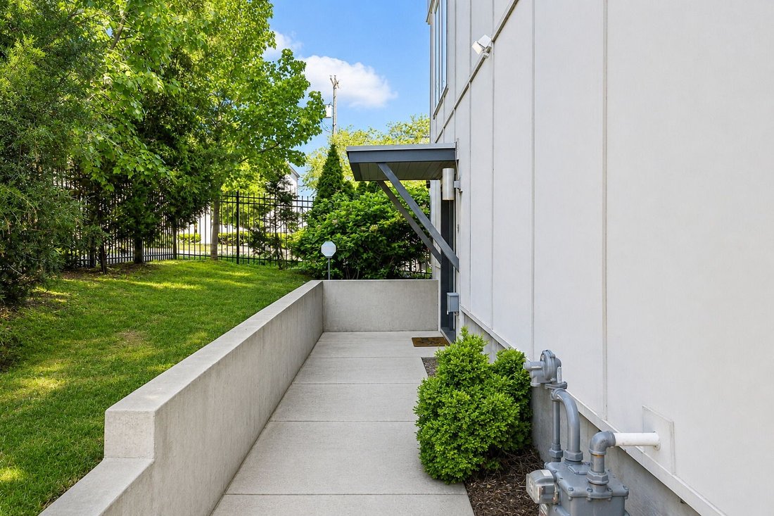 Co Op in Nashville, Tennessee, United States 4 - 17913522