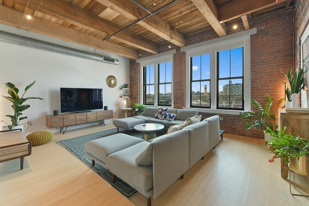 Condo in Boston, Massachusetts, United States 1 - 17914479