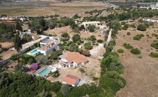 Villa in Mexilhoeira Grande, Algarve, Portugal 1