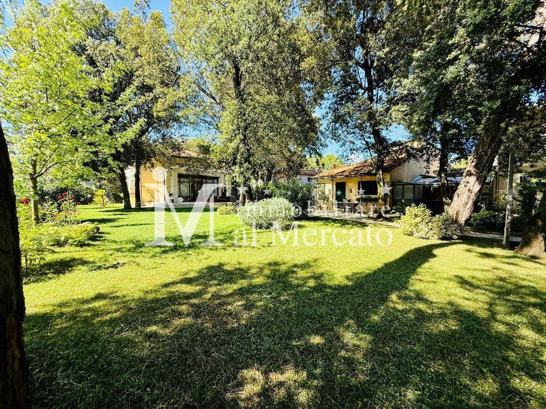 Villa in Lido di Camaiore, Camaiore, Tuscany 4 - 17909571