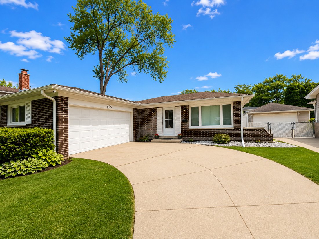 House in Des Plaines, Illinois, United States 3 - 17914193