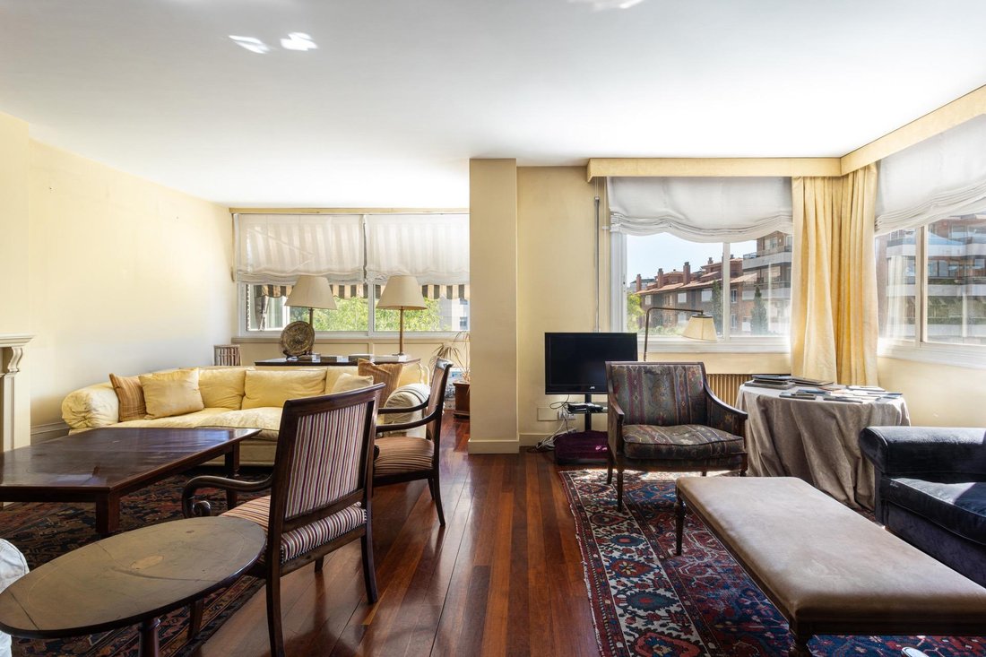 Apartment in Sarrià-Sant Gervasi, Barcelona, Spain 2 - 17913079
