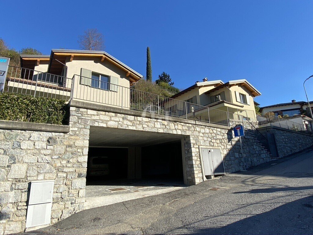 Villa in Carlazzo, Lombardy, Italy 3 - 11715028