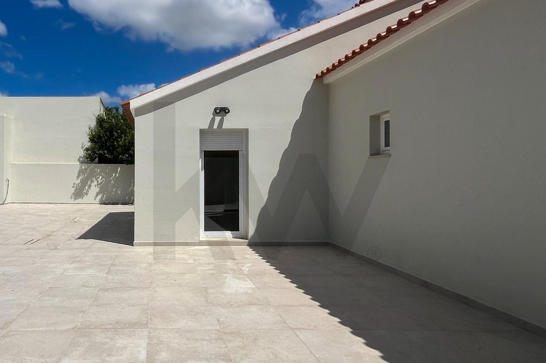 Townhouse in Santa Maria, Sao Pedro e Matacaes, Lisbon, Portugal 3 - 17914359