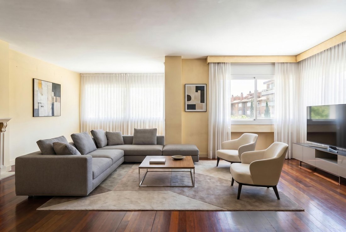 Apartment in Sarrià-Sant Gervasi, Barcelona, Spain 1 - 17913079